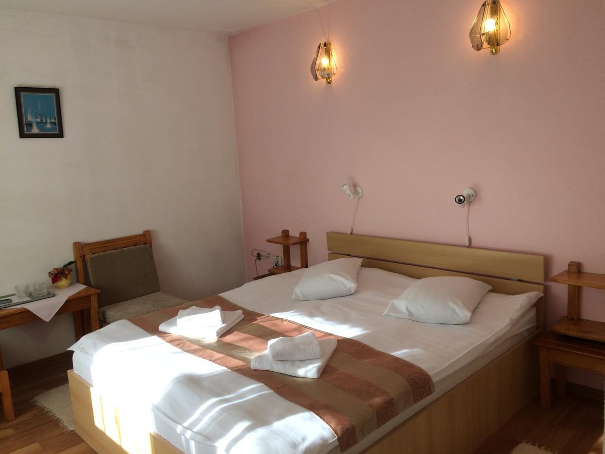 Pension Casa Alba Slanic Moldova Exterior photo